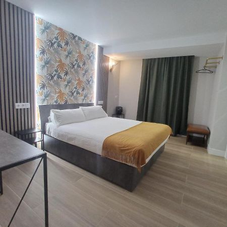 Hostal Fronton Alcobendas Exterior foto