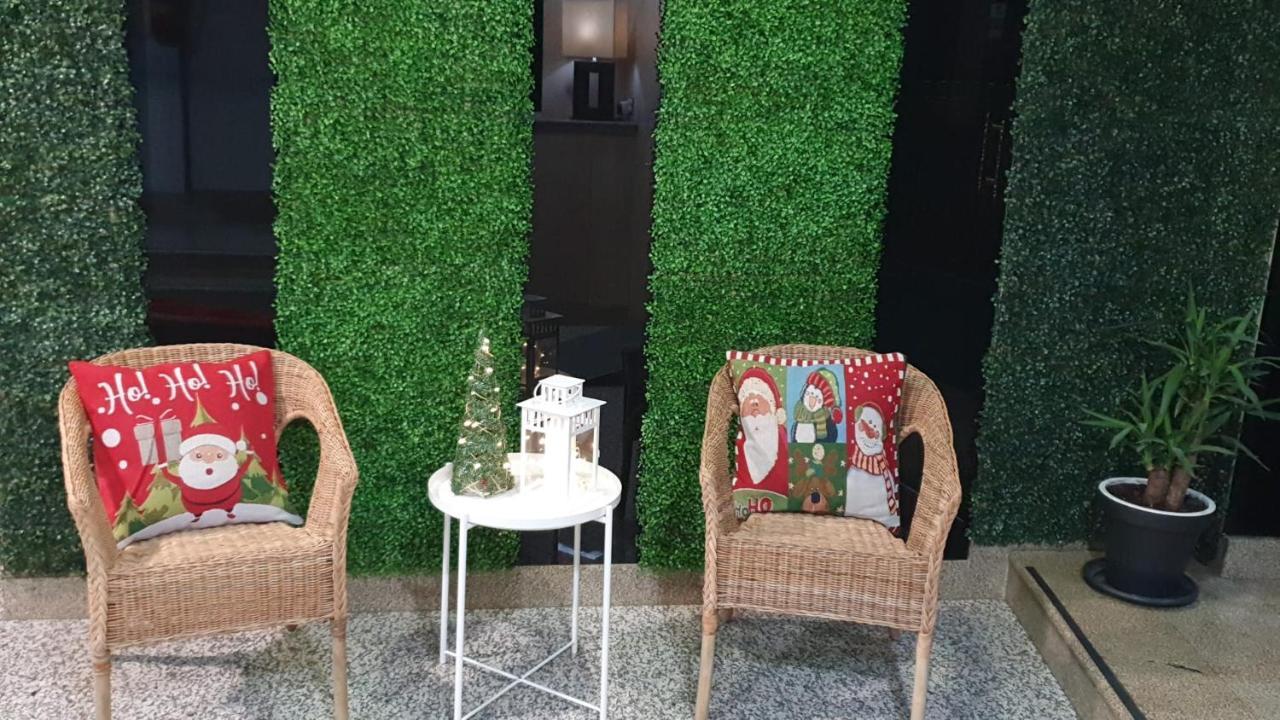 Hostal Fronton Alcobendas Exterior foto