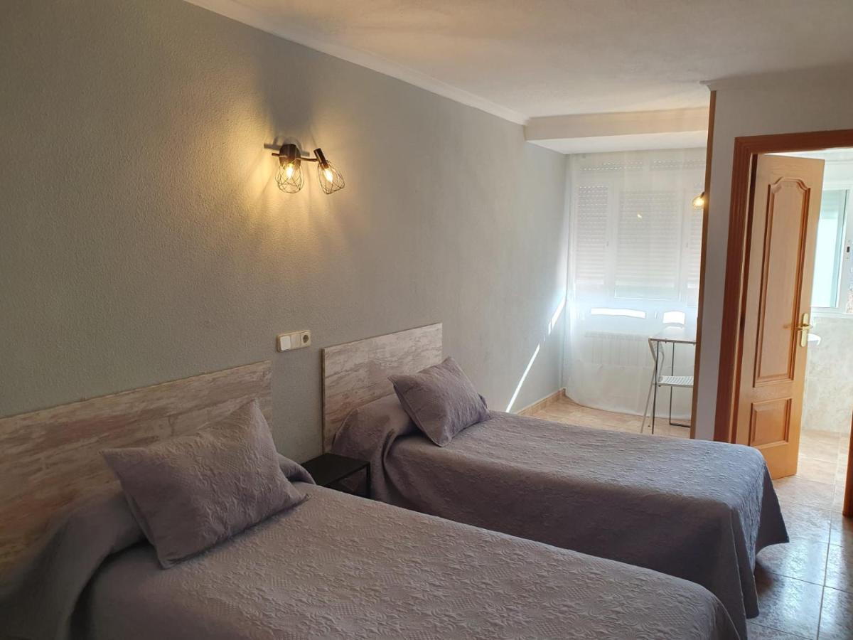 Hostal Fronton Alcobendas Exterior foto