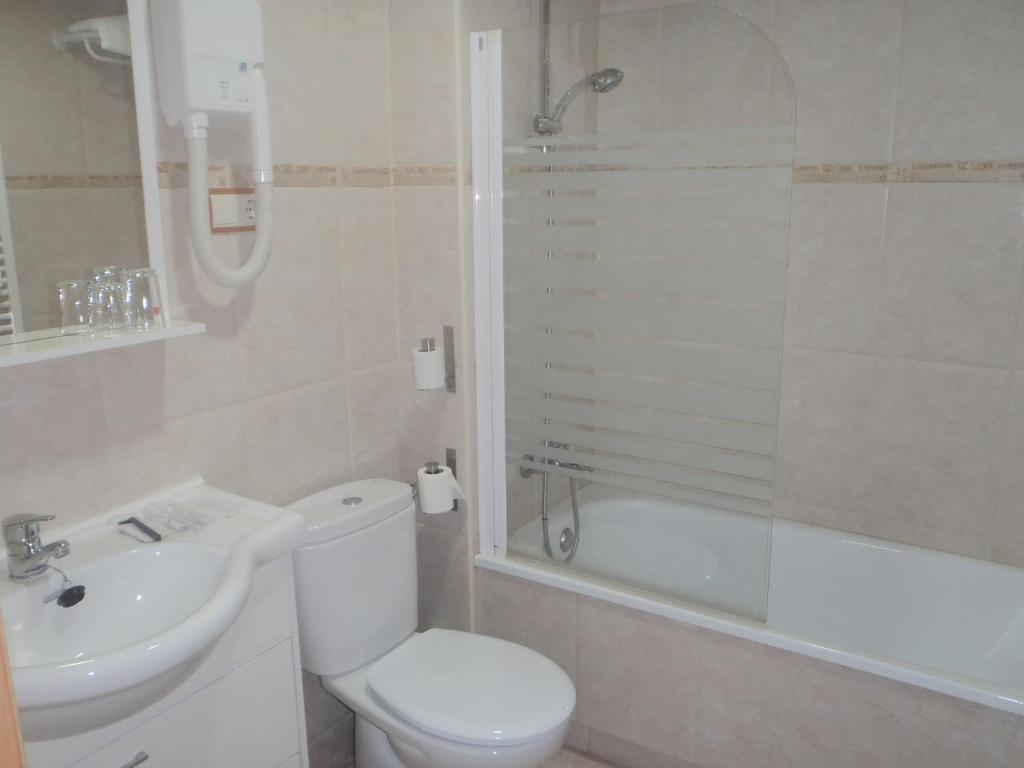 Hostal Fronton Alcobendas Quarto foto
